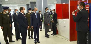 الرئيس السيسي خلال افتتاحه للمجمع المتكامل للوثائق الحكومية