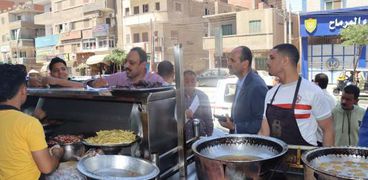 حملة رقابية على أسعار المأكولات الشعبية بالمطاعم في بني سويف