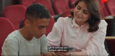 مشهد مبكي لأحد لاعبي " كابيتانو مصر" لبعده عن والده ووالدته (فيديو)