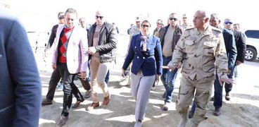 وزيرة الصحة خلال جولتها بجنوب سيناء
