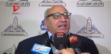 الدكتور عبدالوهاب عزت - رئيس جامعة عين شمس