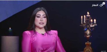 الفنانة بوسي