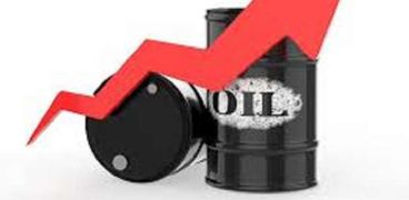 أسعار النفط تصعد 3% مع تخفيف دول إجراءات العزل