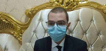 صور..طالب "قاهر سرطان "بالغربية :"تكريم الرئيس السيسي وسام على صدري "