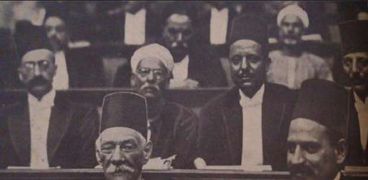 مصطفى النحاس وسعد زغلول في البرلمان عام 1924