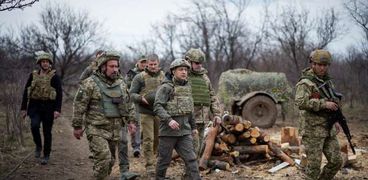 جنود أوكرانيون في دونباس
