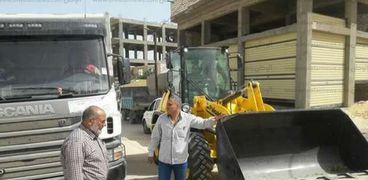 جانب من المعدات التى دعمت محافظة مطروح بها مركز ومدينة الحمام