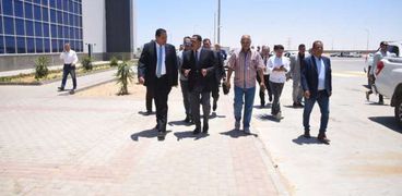 محافظ مطروح يتفقد منفذ السلوم البري علي الحدود المصرية الليبية
