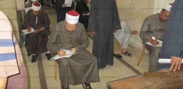 اختبارات تحريرية للمتقدمين لمسابقة "إمام المسجد الجامع"
