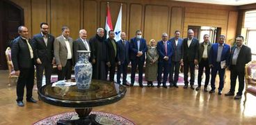رئيس جامعة كفر الشيخ مع أعضاء مجلسي النواب والشيوخ