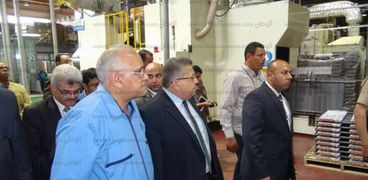 جانب من زيارة الدكتور أشرف الشيحي لمجموعة مصانع العربي بالمنوفية