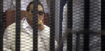 «مبارك» خلال محاكمته فى قضية «قتل المتظاهرين» «صورة أرشيفية»