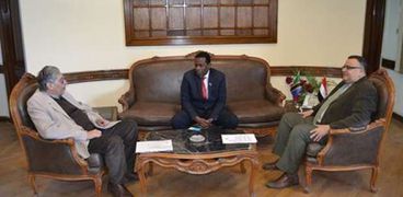 جامعة الإسكندرية يستقبل سفير تنزانيا لبحث سبل التعاون