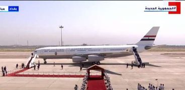 الرئيس السيسي يصل بغداد