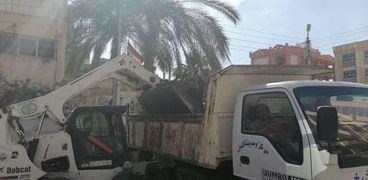 حملات لنظافة وتعقيم ورصف شوارع قلين في كفر الشيخ