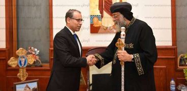 البابا مع سفير مصر في لبنان