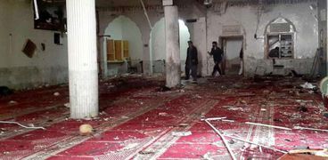 آثار الانفجار داخل مسجد باكستان