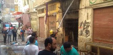 السيطرة علي حريق بمحل تجاري في حي الجمرك بالإسكندرية