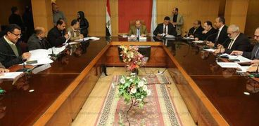 جانب من اجتماع محافظ كفر الشيخ بمجلس ادارة جهاز تنمية المناطق الصناعية