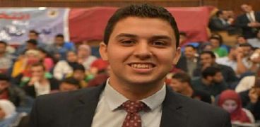 الطالب أحمد إيهاب الفائز بمنصب رئيس اتحاد جامعة القاهرة