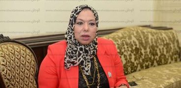 الدكتورة منى مصطفى مدير عام التنمية الرياضية والعسكرية بوزارة التربية والتعليم