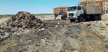 رأس البر تواصل حملاتها لرفع مخلفات القمامة من شوارع المدينة