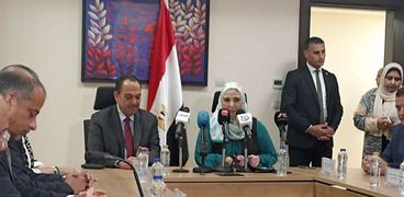 نيفين القباج وزيرة التضامن الإجتماعى خلال توقيع البروتوكول اليوم