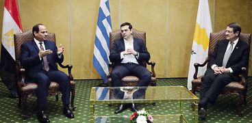 الرئيس عبدالفتاح السيسى خلال القمة الثلاثية مع الرئيس القبرصى ورئيس الوزراء اليونانى  «أ.ف.ب»