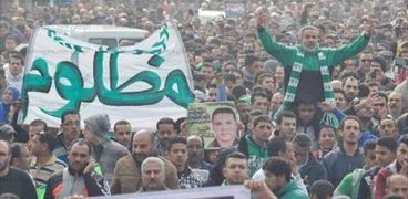 بالصور| "أولتراس جرين إيجلز" يتظاهر في بورسعيد: "واحد اتنين حق البلد فين؟"