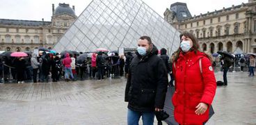 فرنسا تسجل أعداد كبيرة في الإصابات بفيروس كورونا