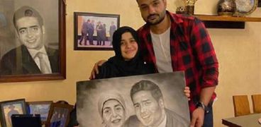 الفنان الراحل أحمد قنديل ووالدة الشهيد إسلام مشهور