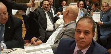 نواب حزب مستقبل وطن أثناء توقيعهم استمارة «علشان تبنيها»