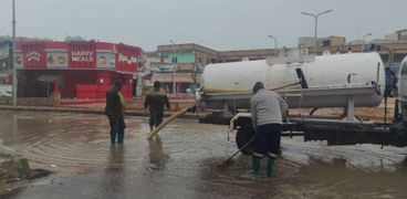 رفع مياه الأمطار من شوارع كفر الشيخ
