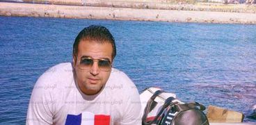 الضابط احمد سامي الذى توفي فى مكتبه أمس بالاسكندرية