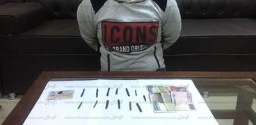 متهمون بحيازة اسلحة ومخدرات فى كفر الشيخ