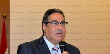 الدكتور السعيد عبد الهادي عميد طب المنصورة