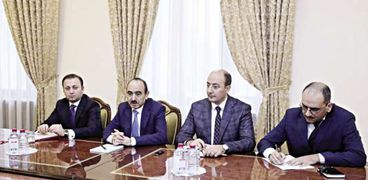على حسينوف مساعد رئيس جمهورية أذربيجان خلال لقائه مع الوفد المصرى