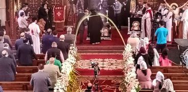 بعد غياب 4 سنين.. البابا تواضروس يصلي صلاة الجناز العام بالإسكندرية