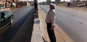 اللواء ناصر طه يتفقد أعمدة الكهرباء
