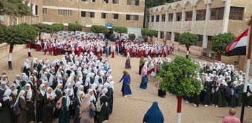 معهد فتيات المعادي العادي والنموذجي بالقاهرة