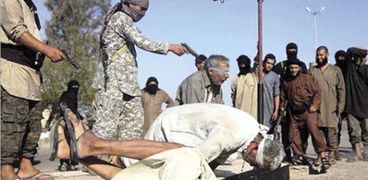 «داعش» أثناء تنفيذ إحدى عمليات الإعدام