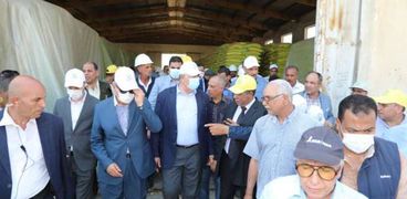 وزير الزراعة يوجه بتوزيع تقاوي القمح مبكرا واستخدام الميكنة الحديثة