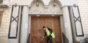 إغلاق المساجد إجراء احترازي للوقاية من كورونا