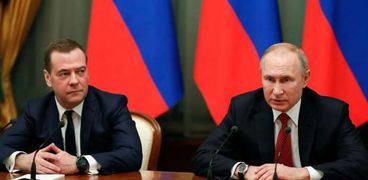 بوتين وديميتري ميدفيديف