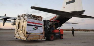 مساعدات مصرية متوجهة الى ليبيا