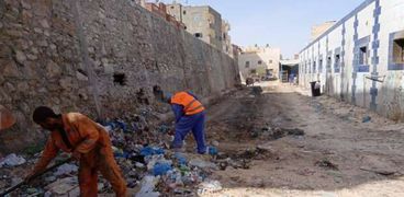 جانب من أعمال تطهير وتنظيف وتعقيم مدينة مرسى مطروح