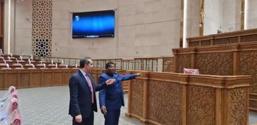 المستشار أحمد مناع يصطحب الأمين العام للاتحاد البرلماني الدولي في زيارة تفقدية لمقر مجلس النواب بالعاصمة الإدارية الجديدة
