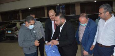 محافظ الغربية: قبول تبرع بـ 500 بدلة عزل لمستشفى بسيون لمواجهة "كورونا"