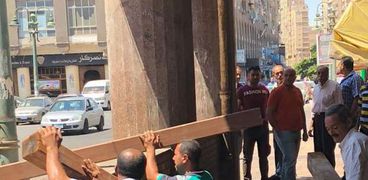 حي شرق بالإسكندرية يشن حملة لإزالة التعديات بمحطة قطار سيدي جابر