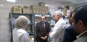 محافظ كفر الشيخ يكلف بتحسين الخدمة الطبية وتسوية طريق  